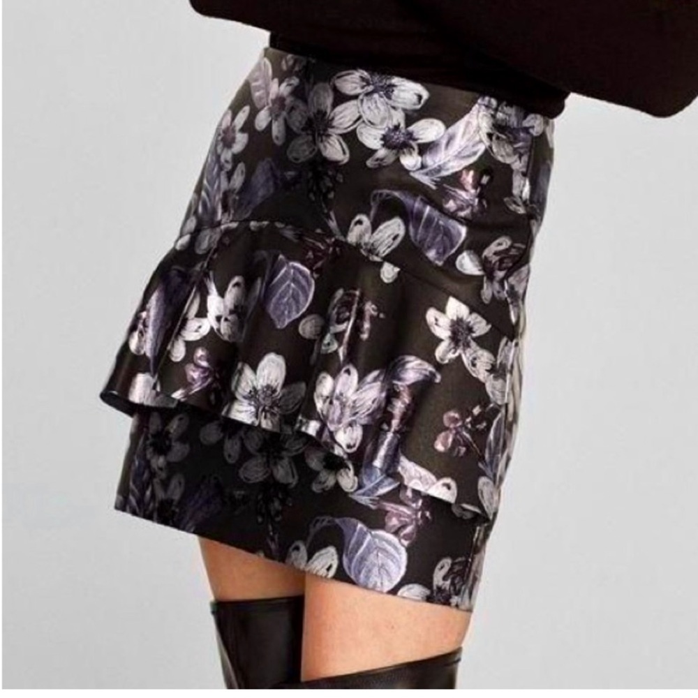ZARA Printed Faux Leather Floral Mini Skirt XS